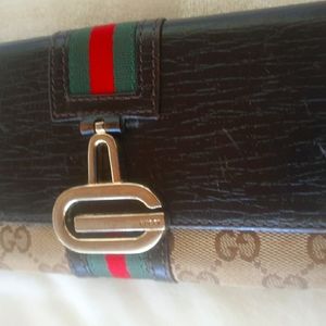 AUTHENTIC GUCCI WALLET